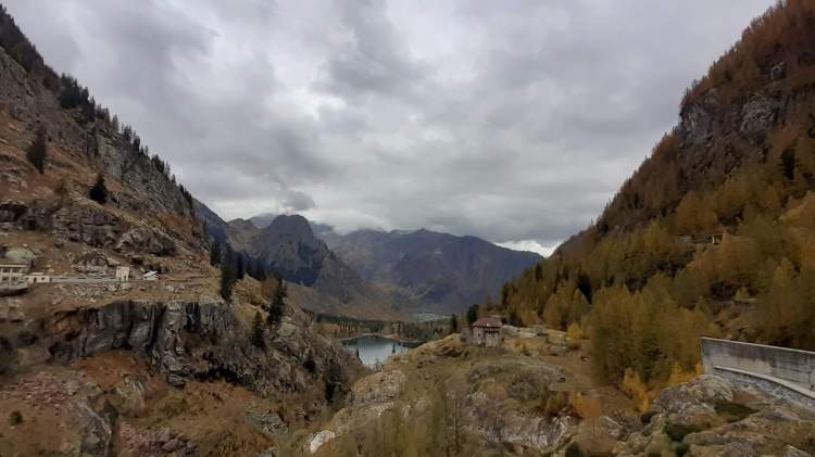 Lago di Antrona dalla Diga di Campliccioli...